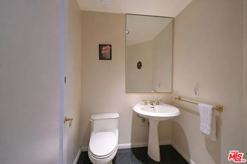 10550 Wilshire Boulevard #1001 photo 30