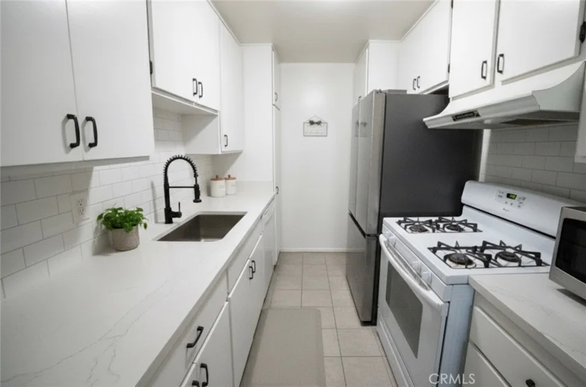 5700 Etiwanda Avenue #149 photo 6