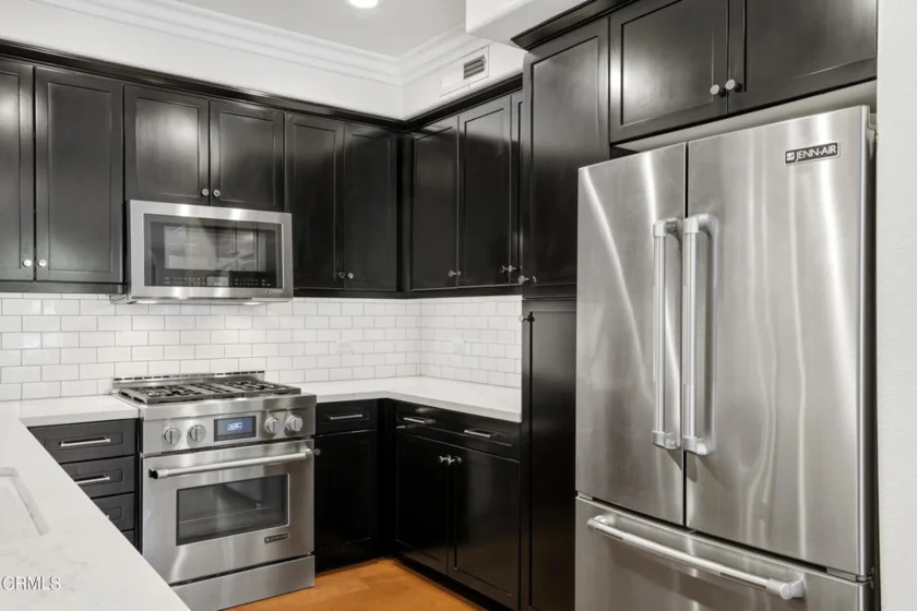 629 Traction Avenue #105 photo 5