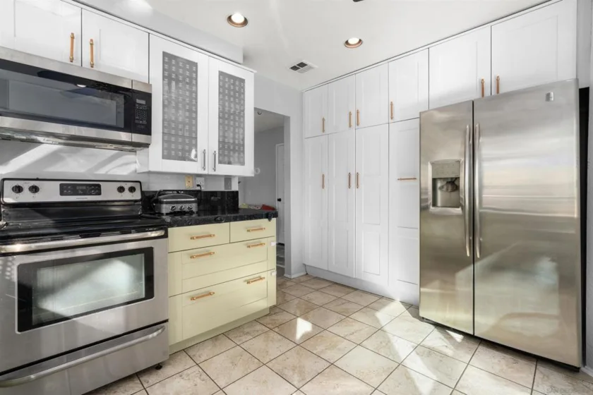 8896 Highwood Drive #C photo 10