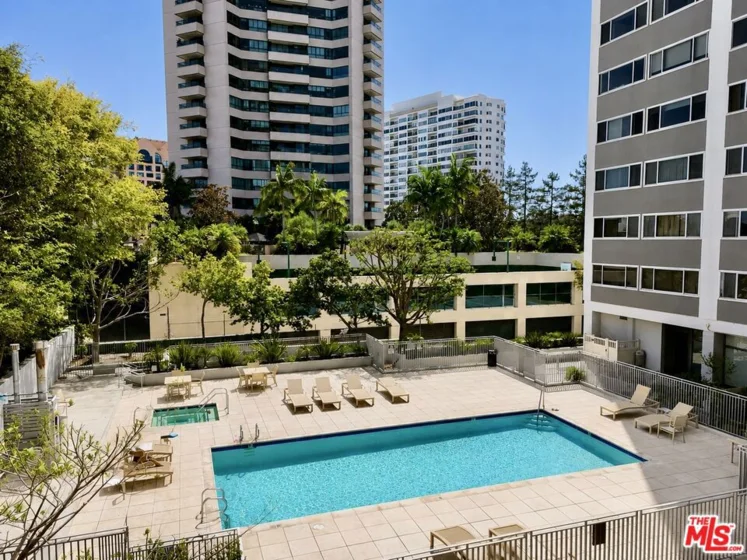 10450 Wilshire Boulevard #10J photo 40