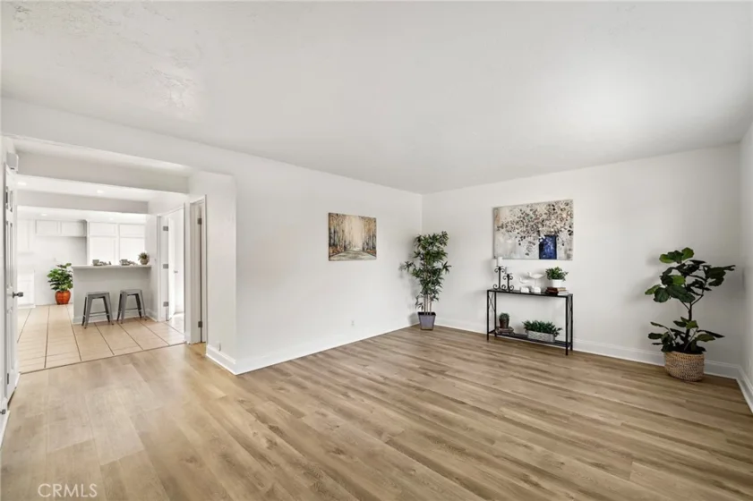 4902 Pearce photo 3