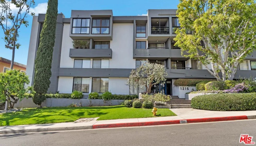 1215 N Olive Drive #304 photo 1