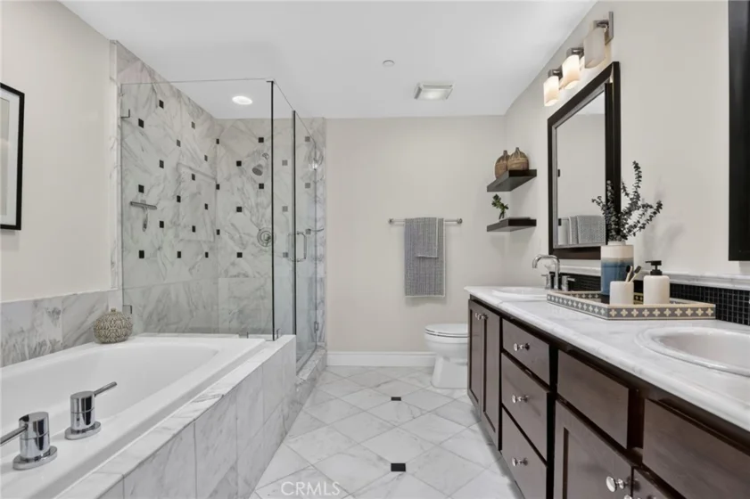 4424 Whitsett Avenue #303 photo 26