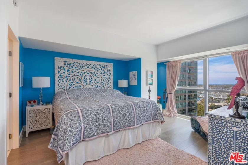 13700 Marina Pointe Drive #1016 photo 10