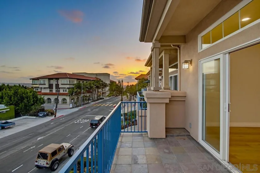 2078 San Diego photo 16