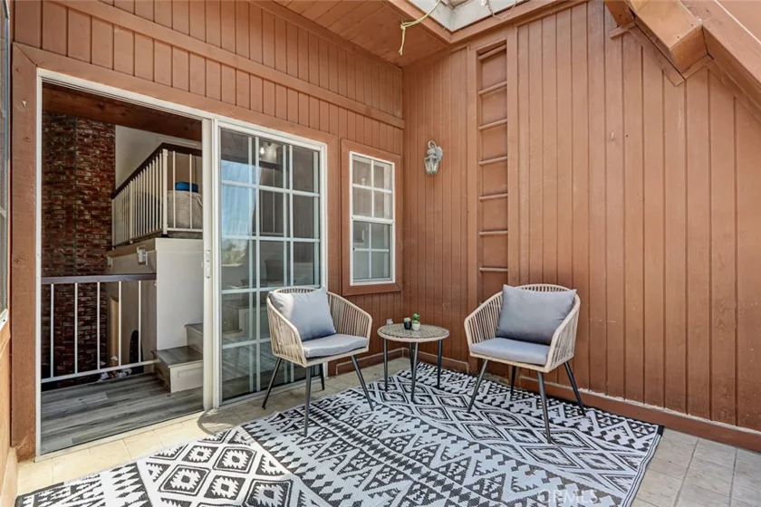 984 Granville photo 41