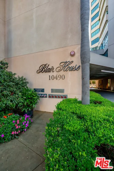 10490 Wilshire Boulevard #1402 photo 58