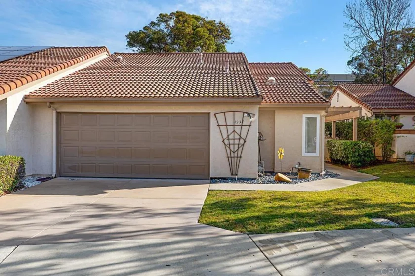 1237 Granada Way photo 1