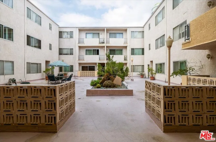 12955 Riverside Drive #203 photo 19