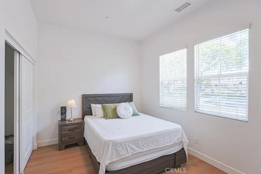1410 N Harbor #1 photo 16