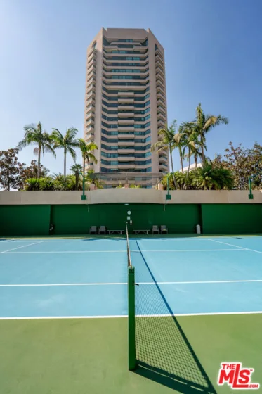 10490 Wilshire Boulevard #1402 photo 42