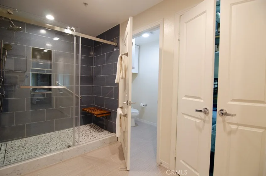 931 E Walnut Street #316 photo 8