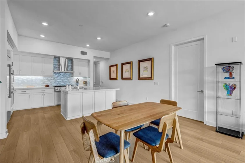 2307 Rivington photo 6