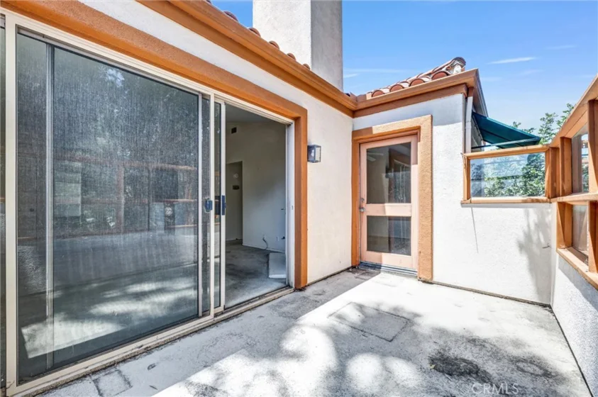 360 Villa Point Drive photo 3
