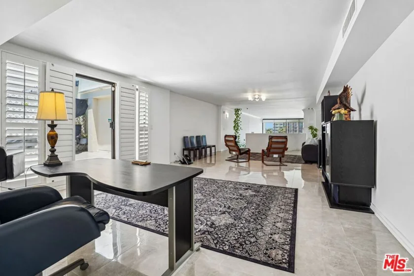 325 N Oakhurst Drive #PH2 photo 40