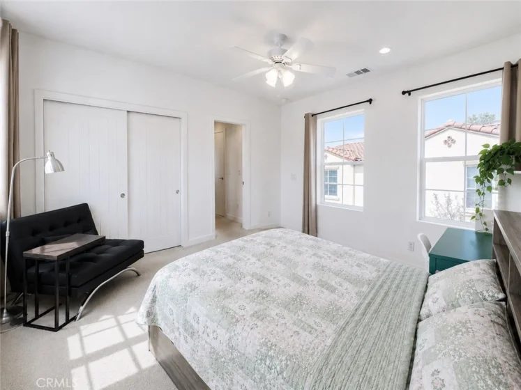 46 Finch photo 21