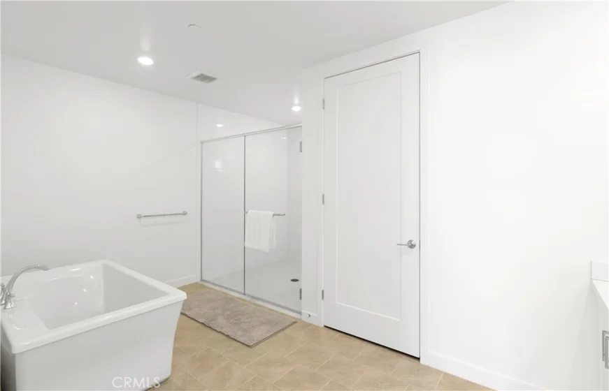 3700 Rivington photo 18