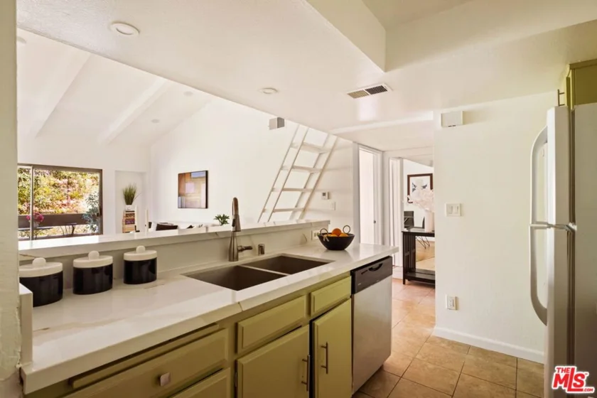 2700 Cahuenga Boulevard #4303 photo 7