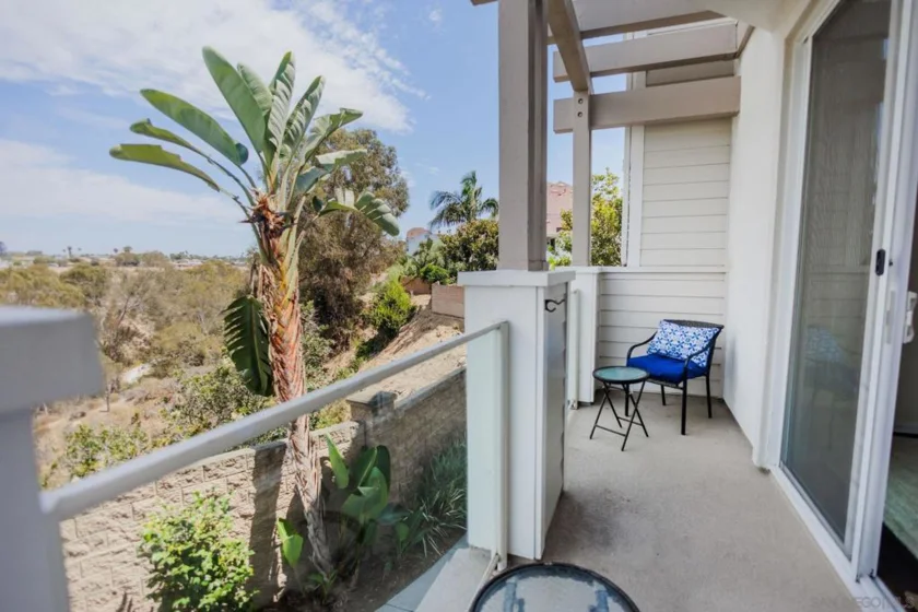 810 Harbor Cliff Way #230 photo 16