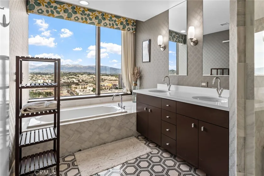1100 Wilshire #2702 photo 6
