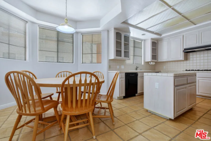 14570 Benefit Street #201 photo 25