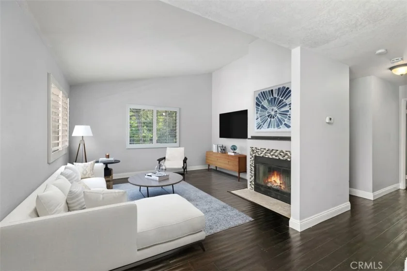 21227 Camelia #18 photo 2