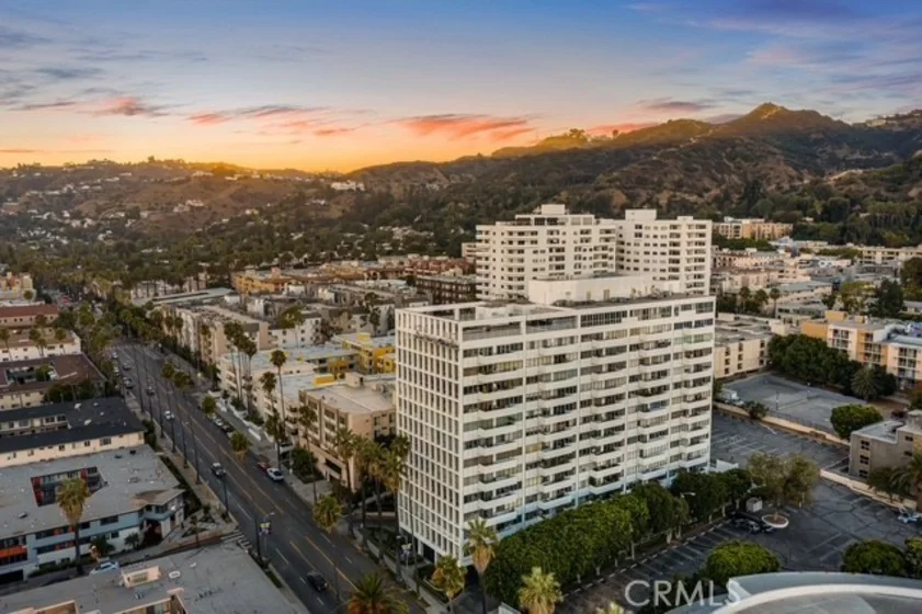 7135 Hollywood #1010 photo 2