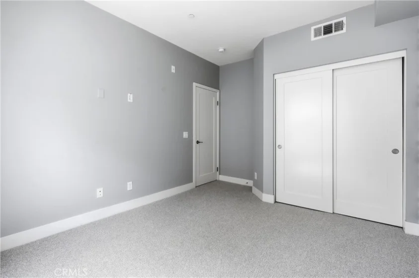 43 Gramercy photo 36