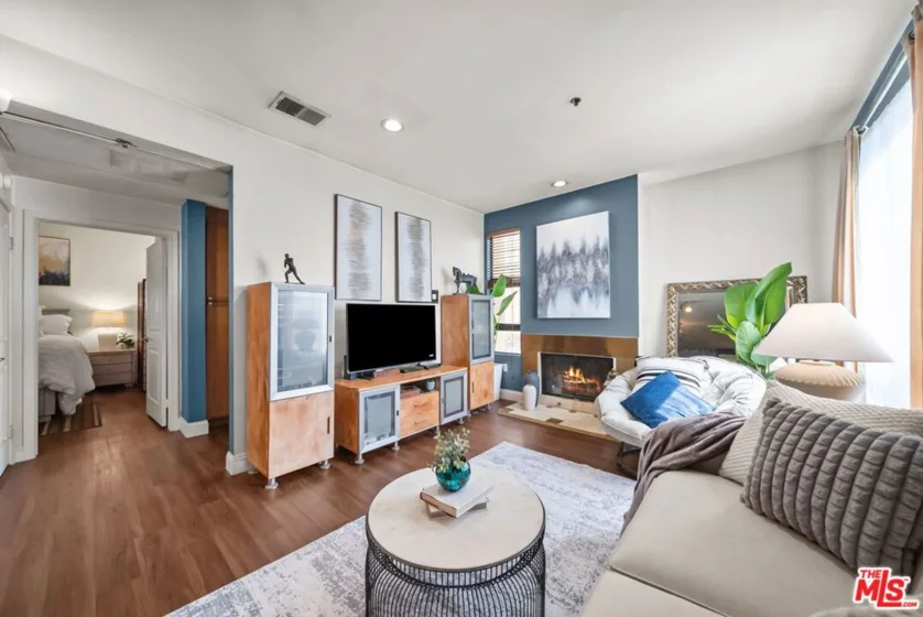 6938 Laurel Canyon Boulevard #310 photo 3