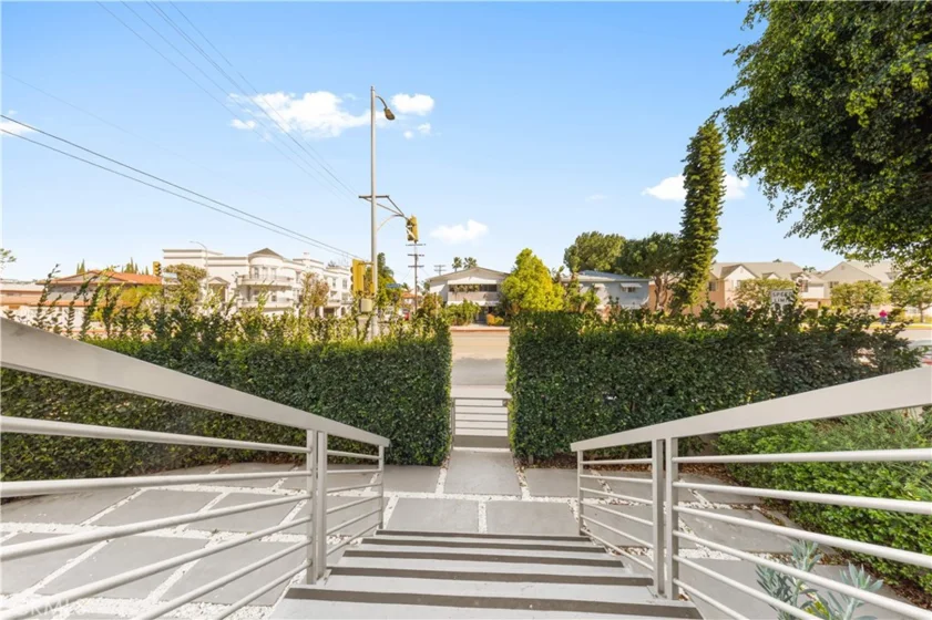 4485 Hazeltine Avenue #1 photo 52