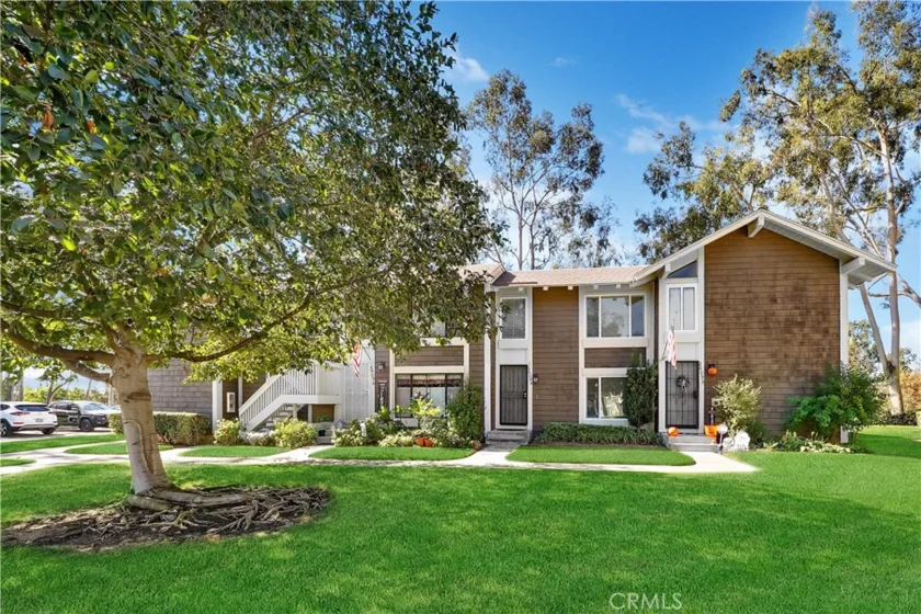26094 Hillsford Place photo 1