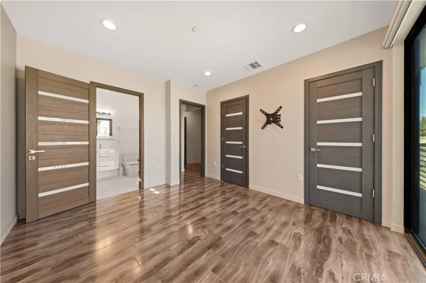 4485 Hazeltine Avenue #1 photo 28