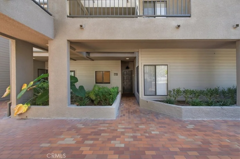 1310 E Orange Grove #102 photo 1