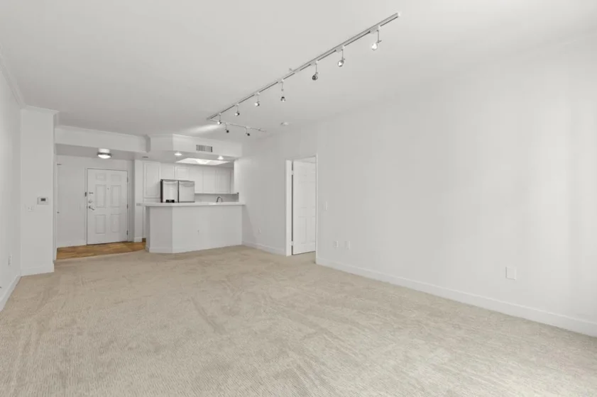 9237 Regents Road #K218 photo 18