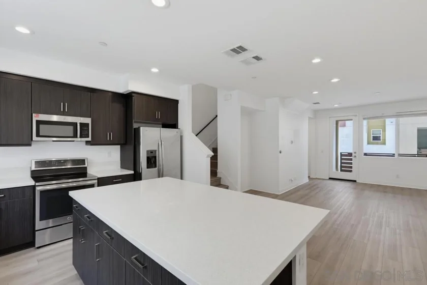 745 Shoreline Road photo 16