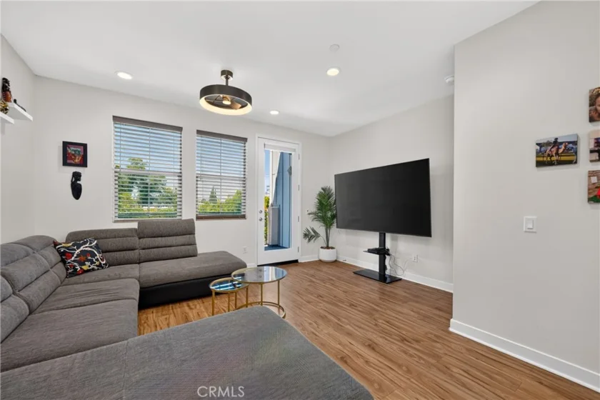 4810 Long Beach photo 10