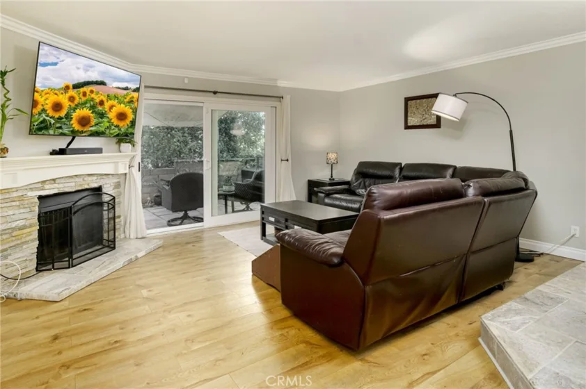 23821 Hillhurst #16 photo 1