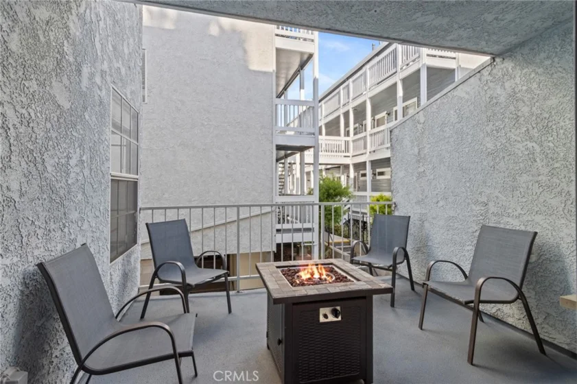 1100 Euclid #113 photo 29
