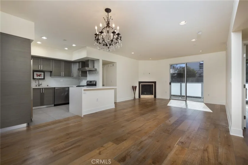 7133 Hawthorn Avenue #201 photo 1