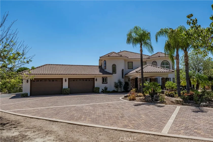 21100 Paseo Montana photo 2