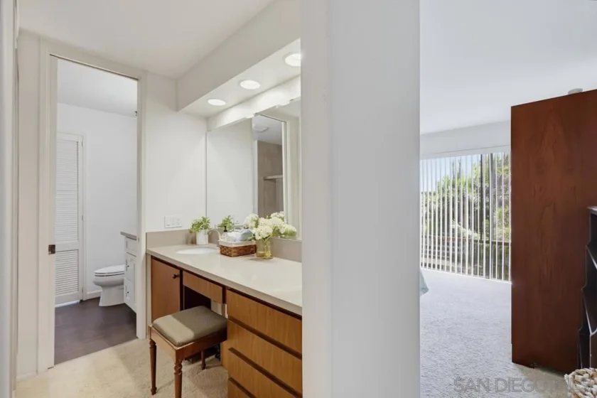 2942 Lawrence Street photo 34