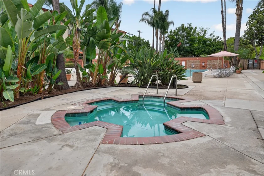 400 N Acacia Avenue #B17 photo 22
