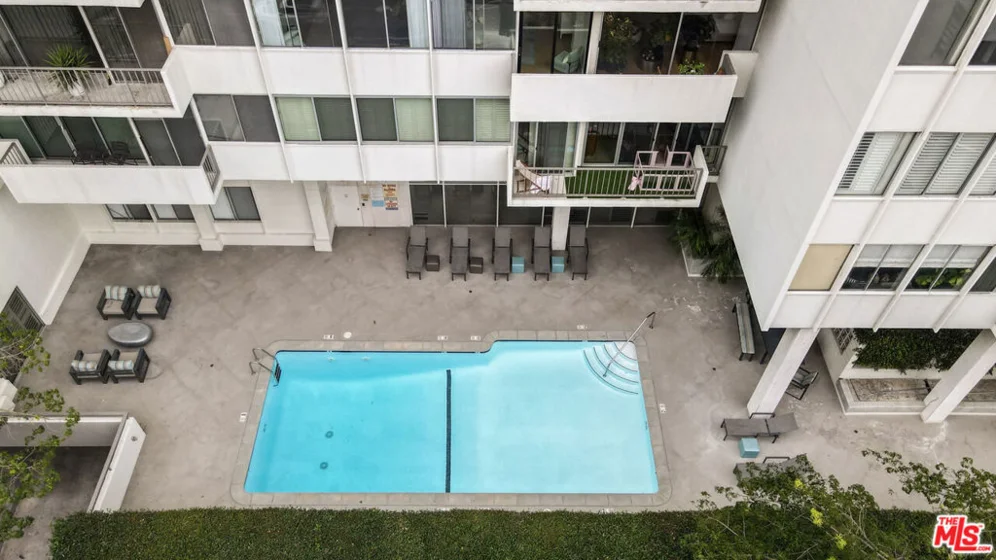 10433 Wilshire Boulevard #808 photo 29