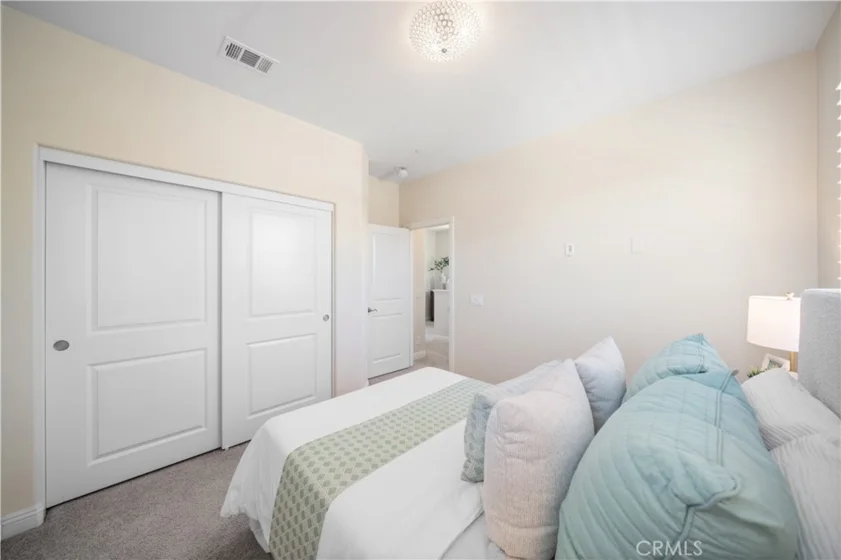 222 Compass photo 37