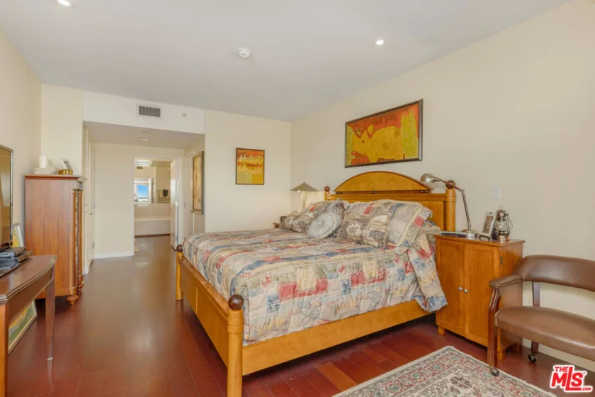 13600 Marina Pointe Drive #1704 photo 16
