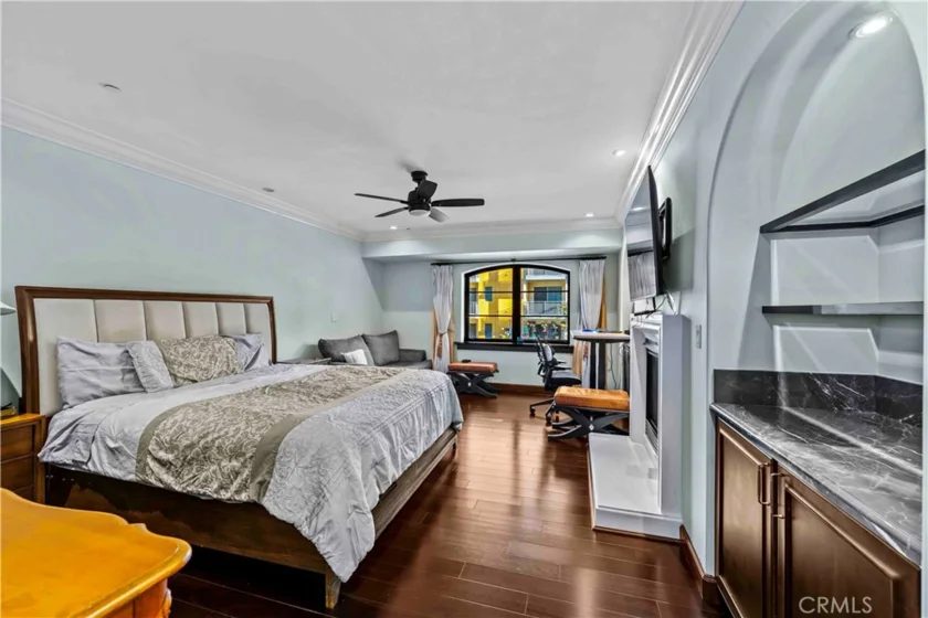 155 Cordova #204 photo 18