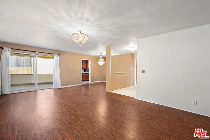 5651 Sumner Way #203 photo 3