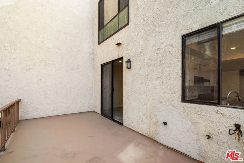 4454 Ventura Canyon Avenue #103 photo 36