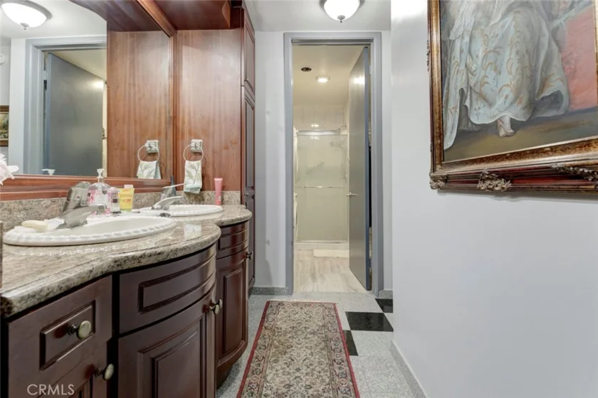 1401 Valley View #206 photo 23